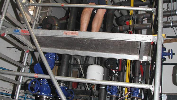 Das neue Blockheizkraftwerk soll bis zum Schuljahresbeginn laufen.