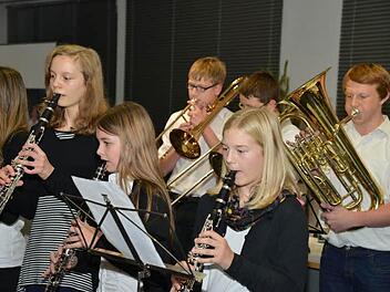 Die Bläsergruppe der Siegmund-Loewe-Realschule gewann in der kulturell-musischen Sparte. Fotos: Heike Schülein