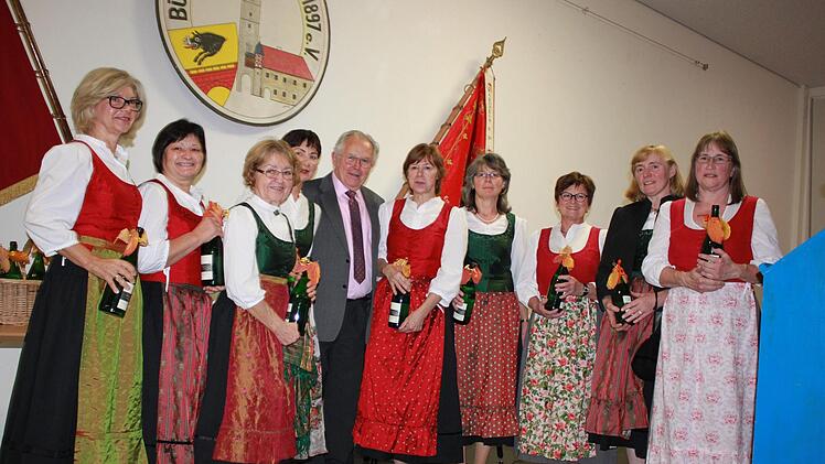 Die Modenschau der TrachtendamenKatharina Becht