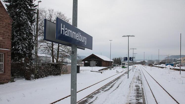 Unmittelbar nach dem Hammelburger Bahnhof werden ab Montag, 15. Februar, Schienen erneuert.