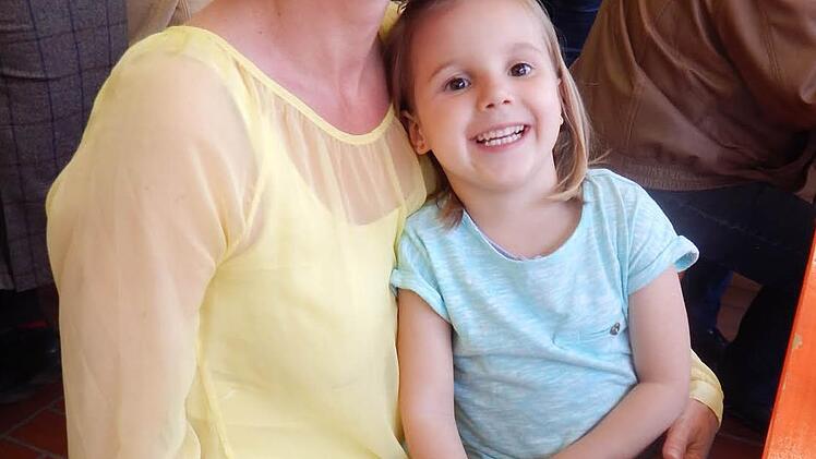 Kerstin Seitz-Weber vom Aktiv-Team mit Vereinsnachwuchs und Tochter Hannah (5 Jahre).