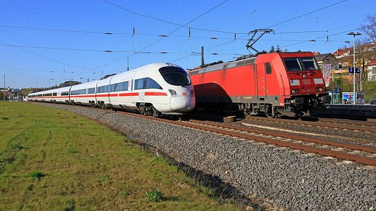 Die Neubaustrecke Erfurt-Ebensfeld ist für Personen- und Güterzüge ausgelegt. Foto: Uwe Miethe; Quelle: mediathek.deutschbahn.com