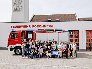 "Tausendfach bedanken": Feuerwehr erzielt Spendenrekord auf Volksfest - Riesenfreude bei Kinderhospiz