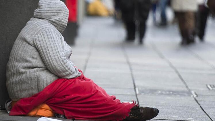 Die Städte und Gemeinden müssen sich um anerkannte Asylbewerber kümmern, wenn diese obdachlos werden. Wie schwierig diese Aufgabe wird, lässt sich momentan nur erahnen. Foto: Daniel Naupold/dpa