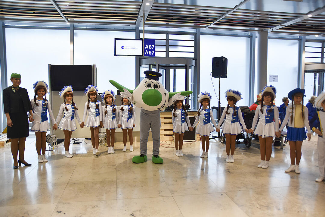 Fasching: Traditioneller Prinzenflug am Nürnberger Flughafen