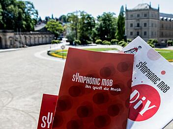 "Ihr spielt die Musik" lautet das Motto beim ersten "Symphonic Mob" Bayerns, der am Samstag vor den Arkaden auf dem Coburger Schlossplatz stattfindet. Der Auftritt beginnt um 14.30 Uhr.Jochen Berger