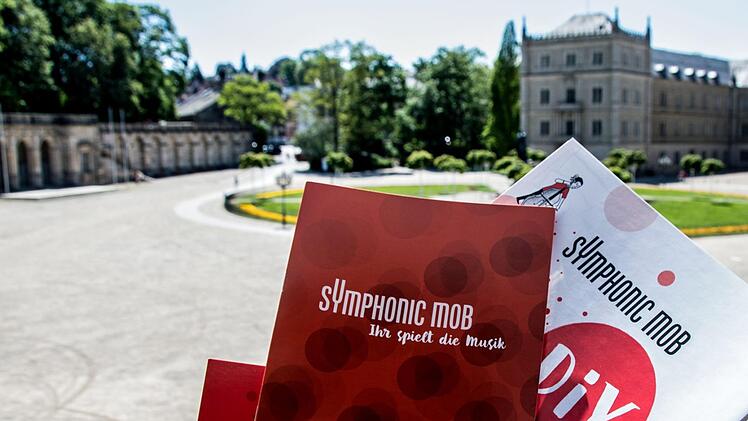 "Ihr spielt die Musik" lautet das Motto beim ersten "Symphonic Mob" Bayerns, der am Samstag vor den Arkaden auf dem Coburger Schlossplatz stattfindet. Der Auftritt beginnt um 14.30 Uhr.Jochen Berger