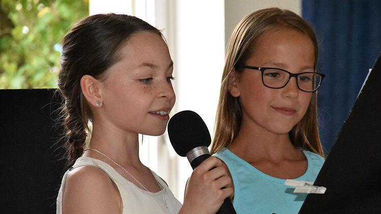 "Eine Geschichte mit Liedern" erzählte der Unterstufenchor Foto: Uschi Prawitz