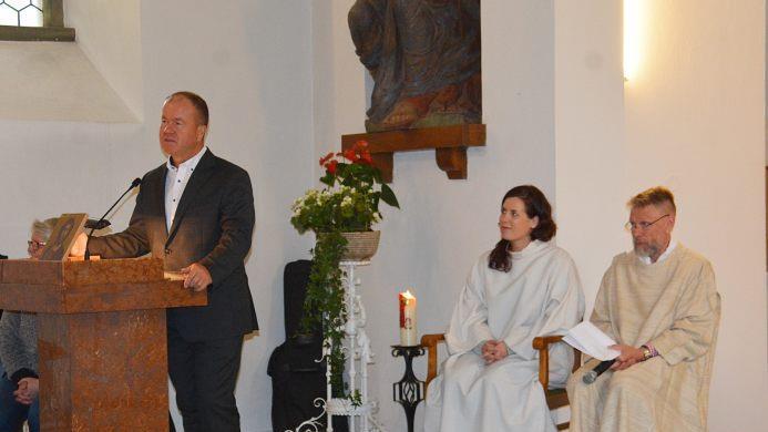 Mit einer Wortgottesfeier wurde in Maria Bildhausen die neue Gemeindereferentin Maria Krines begrüßt. Foto: Hanns Friedrich