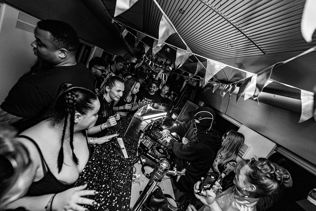 Die beste Party im Zug!