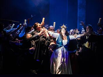 Die Neuinszenierung von Puccinis Oper "Tosca" eröffnete den Premieren-Reigen am Landestheater Coburg. In der Titelpartie: Celeste Siciliano.Foto: Sebastian Buff