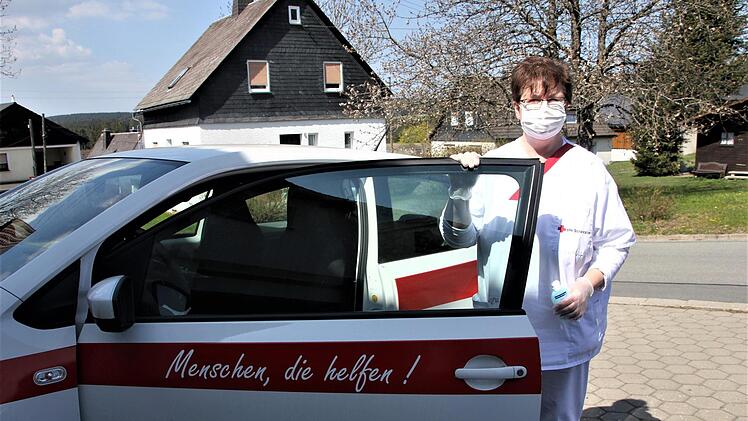 Seit einiger Zeit sehen die Patienten Dagmar Heinlein nur noch mit Mundschutz. Das macht die Verständigung schwieriger, für Demenzkranke ist die Maske mitunter sogar beängstigend.Veronika Schadeck