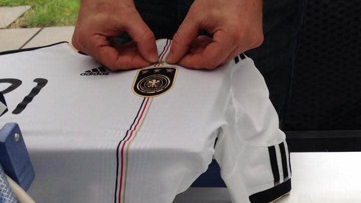 ... und hat sich den vierten Stern auf ihr trikot drucken lassen. Foto: Andrea Thoma