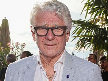 Marcel Reif Sportjournalist Marcel Reif hofft, dass das, was er erzählt, die "jungen Leute" zum "Nachdenken" bringe.