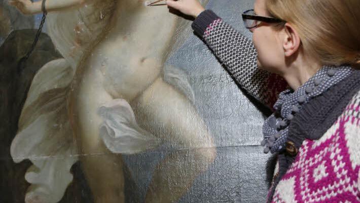 Zarter Strich auf zarter Brust der göttlichen Andromeda. Foto: Barbara Herbst