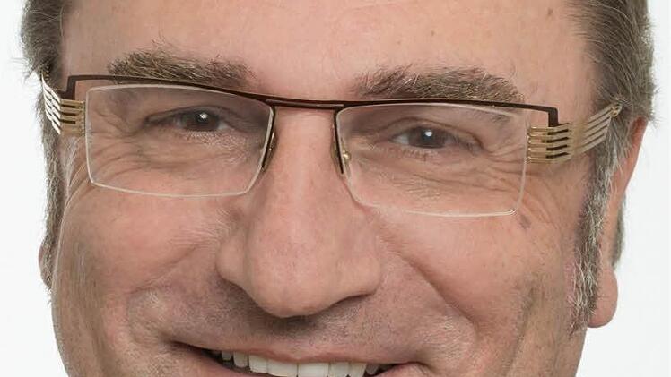 Die Öffentlichkeit kennt das lachende Gesicht Bernd Händels. In seinem Buch erfährt man, dass er wie jeder andere auch schlimme Erfahrungen durchlebt hat. Aber das Lachen kam zurück. Foto: PR