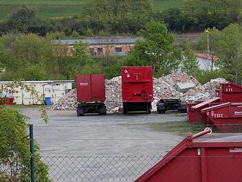 Der Gemeinderat unterstrich mit Nachdruck seine Ablehnung der Bauschuttrecycling-Anlage im Industriegebiet vor Ebelsbach. Foto: Günther Geiling