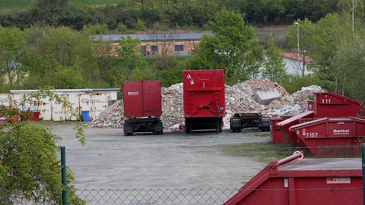 Der Gemeinderat unterstrich mit Nachdruck seine Ablehnung der Bauschuttrecycling-Anlage im Industriegebiet vor Ebelsbach. Foto: Günther Geiling