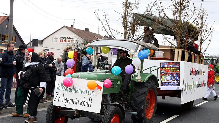 Faschingsumzug in Neukenroth. Foto: Michael Wunder