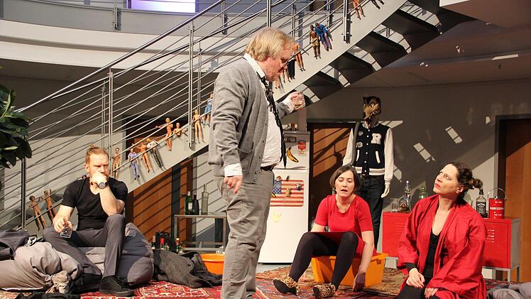 Szene aus "Wer hat Angst vor Virginia Woolf" (2019). Foto: TiG/Werner Lorenz