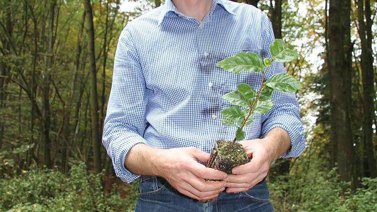 Andreas Büchner ist mit der Ernteausbeute zufrieden. Foto: Sonja Adam