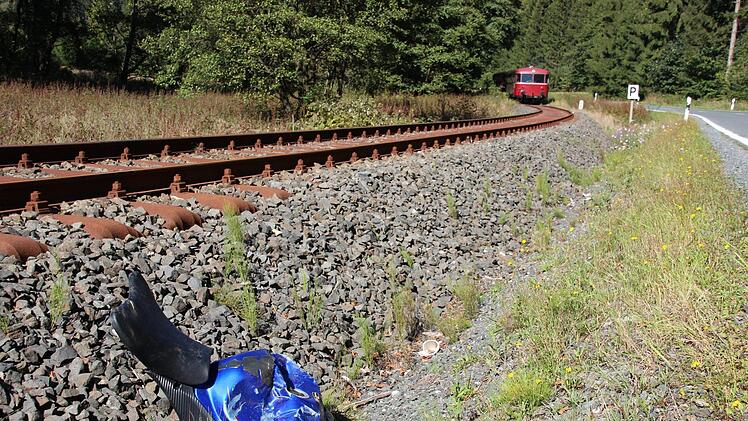 Motorradunfall am Sonntagnachmittag (16. September 2018): Ein 44-Jähriger verliert zwischen Steinwiesen und Nordhalben die Kontrolle über sein Gefährt. Foto: Andreas Schmitt