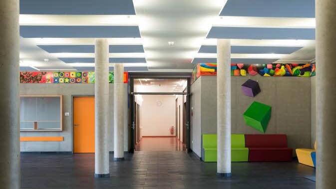 Eines von 70 fränkischen Beispielen: Das Jack-Steinberger-Gymnasium Bad Kissingen, Ersatzneubau und Sanierung. Architektur: Haindl+Kollegen, München. Besichtigung: Samstag 14 und 16 Uhr, Steinstraße 18. Foto: Alexandra Schneider