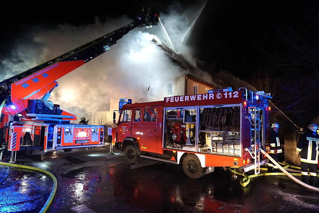 Großbrand im Landkreis Erlangen-Höchstadt – Sachschaden im sechsstelligen Bereich