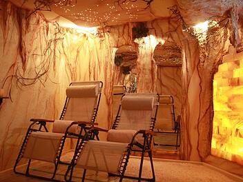 Die Salzgrotte ist die neue Attraktion auf dem Ferienhof Koserhof. Fotos: Klaus-Peter Wulf