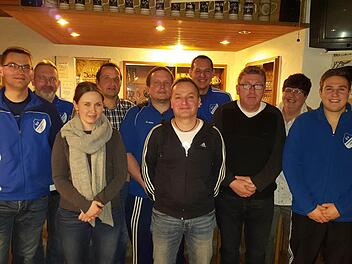 Sie werden den SV Hafenpreppach führen (von links): 2. Kassier Martin Berwind, 1.Kassier Michael Schmul, 2. Schriftführer Katharina Sperlich, Beisitzer Doralf Steinert, Jugendleiter Robert Elflein, Vorsitzender Harald Häfner, Schriftführer Martin Schramm, 2. Vorsitzender Ralf Schoof, Beisitzerin Manuela Weidhaus und Ersatzbeisitzer Lukas Steinert. Foto: Martin Schramm