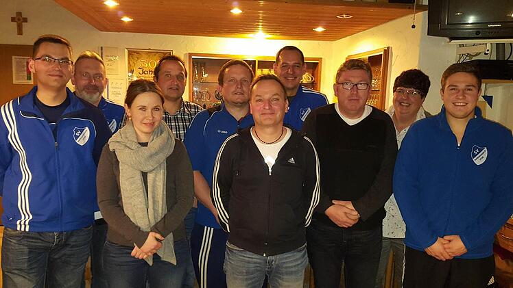 Sie werden den SV Hafenpreppach führen (von links): 2. Kassier Martin Berwind, 1.Kassier Michael Schmul, 2. Schriftführer Katharina Sperlich, Beisitzer Doralf Steinert, Jugendleiter Robert Elflein, Vorsitzender Harald Häfner, Schriftführer Martin Schramm, 2. Vorsitzender Ralf Schoof, Beisitzerin Manuela Weidhaus und Ersatzbeisitzer Lukas Steinert. Foto: Martin Schramm