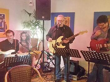 Die "Silhouettes" werden in kleiner Besetzung am Freitag Musik in der Café-Bar "Karibik" machen. Foto: PR