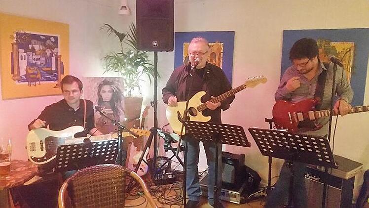 Die "Silhouettes" werden in kleiner Besetzung am Freitag Musik in der Café-Bar "Karibik" machen. Foto: PR