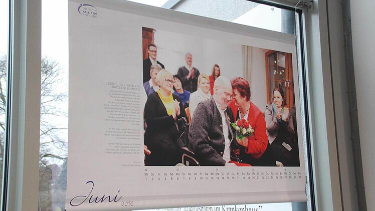 Die Deutsche Palliativstiftung stellt Fotografien ihres Jahreskalenders in der Capio Franz von Prümmer Klinik aus - und will damit ein Tabu aufbrechen. Foto: Carmen Schmitt