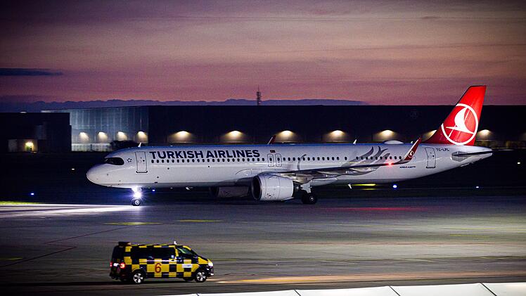 Flughafen Hannover - Ankunft Afghanen mit Aufnahmezusage