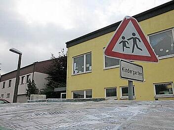 Baustelle am Kindergarten in Winkels. Steigende Baukosten sorgten unlängst im Stadtrat für Ärger.  Foto: Benedikt Borst