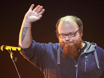 Andreas Kümmert, der den deutschen ESC-Vorentscheid "Unser Song für Österreich" gewonnen, dann aber seinen Verzicht erklärt hat, tritt bei der Motorrad-Sternfahrt auf. Foto: dpa