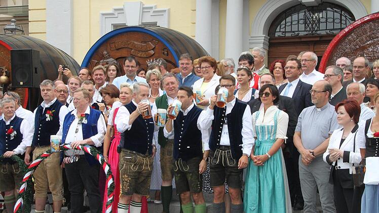 Traditionell fand der Empfang am Kulmbacher Rathaus statt.
