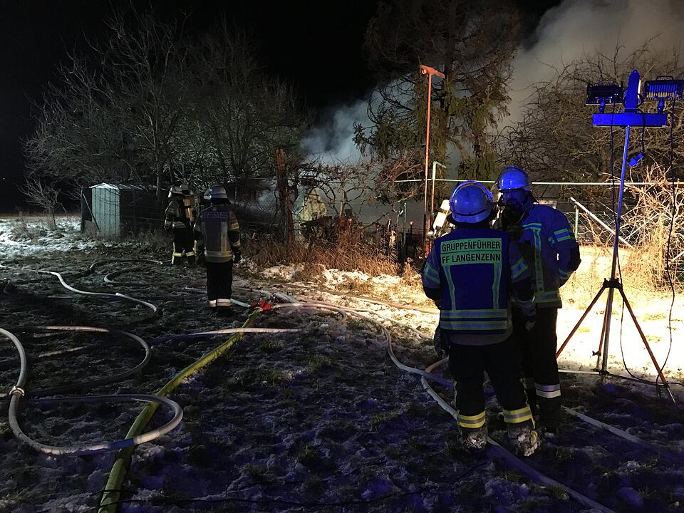 Tragödie in Mittelfranken: 56-Jähriger und seine zwei Hunde sterben bei Feuer in Gartenlaube
