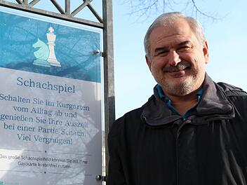 Ein passionierter Schachspieler ist Dr. Hans-Joachim Hofstetter. Zum großen Turnier in Bad Kissingen geht es aber nicht in den Kurgarten, sondern ab Samstag ins Hotel Astoria.Jürgen Schmitt