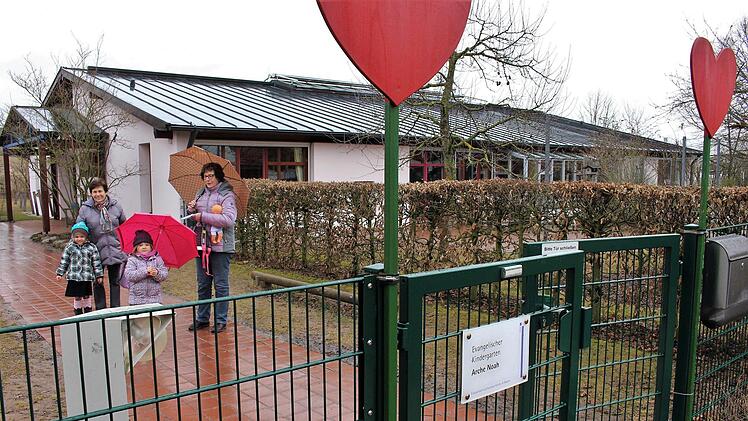 Der Kindergarten Arche Noah in Steppach ist proppenvoll.  Um die nötigen Plätze zu schaffen, soll er um eine Gruppe erweitert werden.