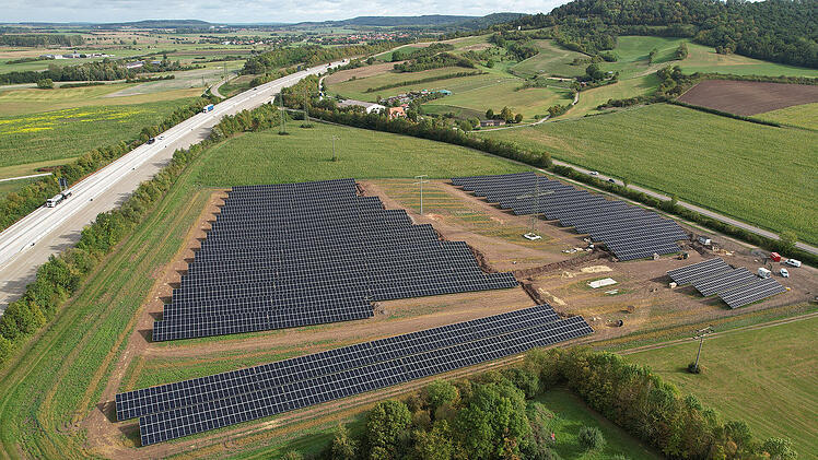 Neusitz: Neuer Solarpark bei A7 offiziell eröffnet - für 930 Vier-Personen-Haushalte