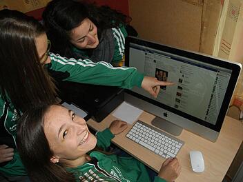 Die meisten Jugendlichen haben ein Profil auf Facebook - und nicht nur sie. Foto: Beatrix Lieb