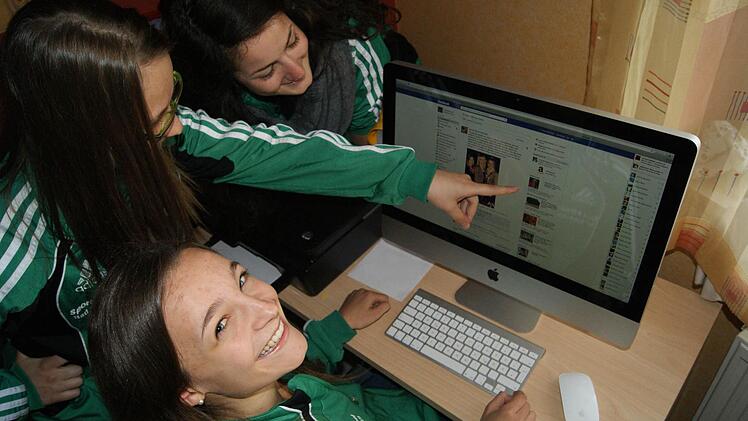 Die meisten Jugendlichen haben ein Profil auf Facebook - und nicht nur sie. Foto: Beatrix Lieb