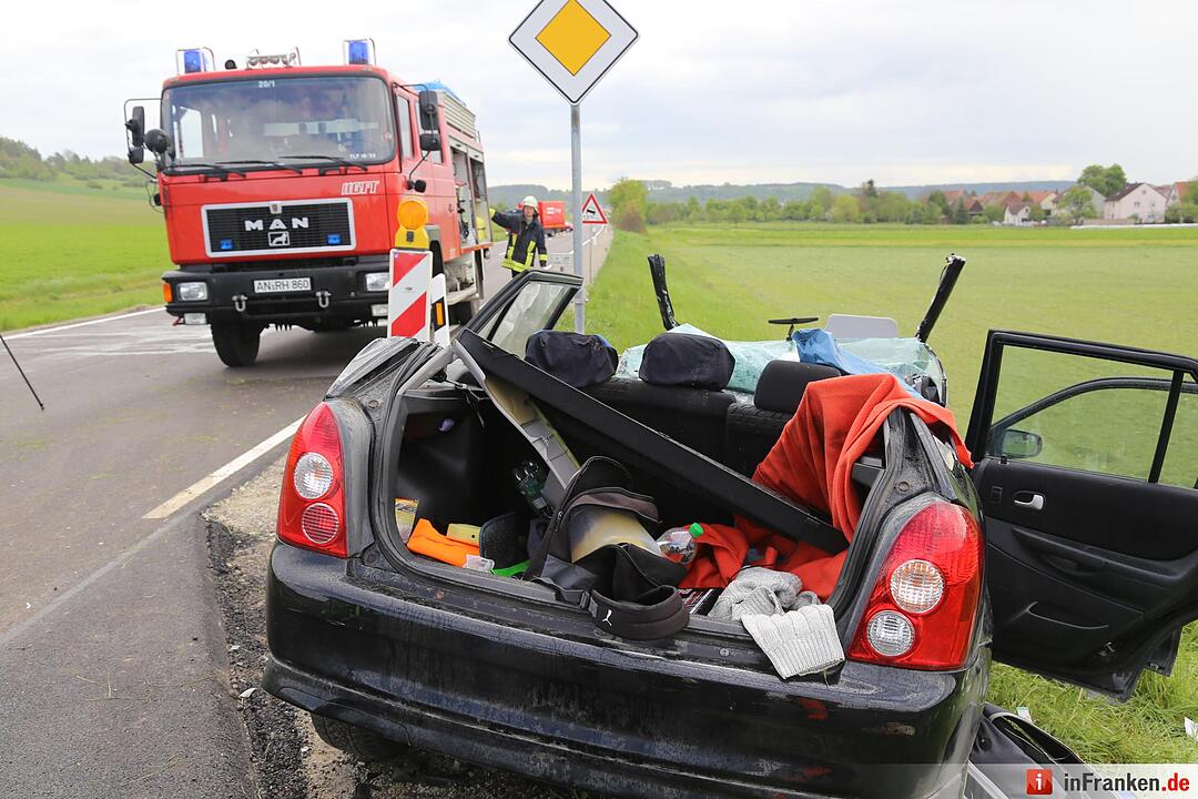 Ansbach: Fahranfänger kracht in Bagger