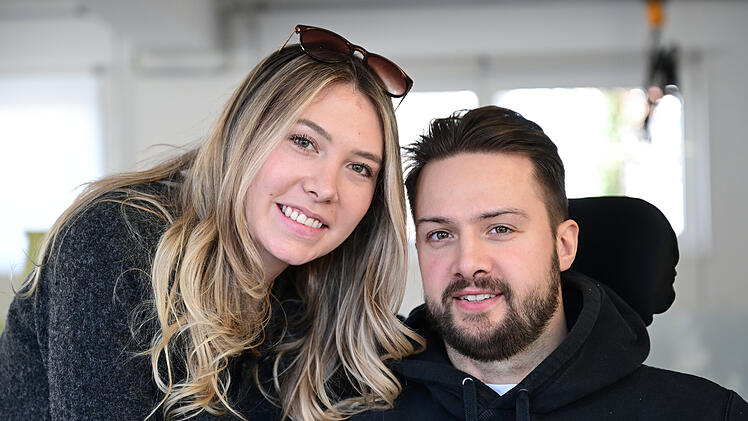 Rosenheim: Eishockeyspieler Mike Glemser nach Unfall gel&auml;hmt