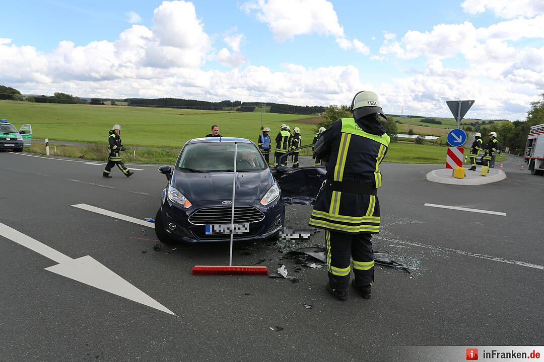 Vier Verletzte: Schwerer Unfall bei Teuschnitz