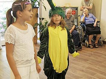 Tabaluga trifft auf seiner Reise zur Vernunft den Mond. Foto: Sonny Adam