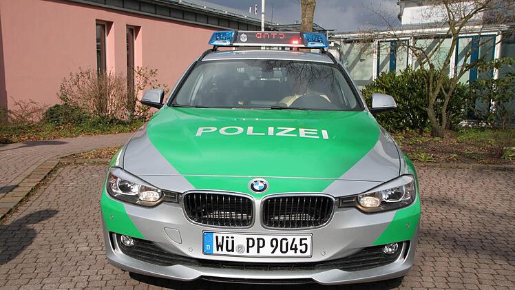 Und wenn alles nichts hilft, kommt aus dem Kühlergrill vorne ein schrilles Signal - wie man es aus US-Serien kennt.