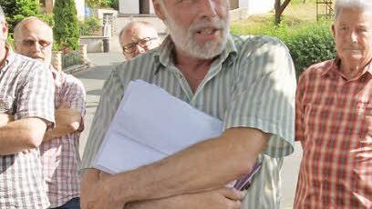 Stadtbaumeister Jürgen Graßinger erläuterte die Ist-Situation und sagte seine Meinung: "Gegen einen Sturzregen wie diesen ist man machtlos." Ziel sei es aber, die Probleme in Mistelfeld zu minimieren.